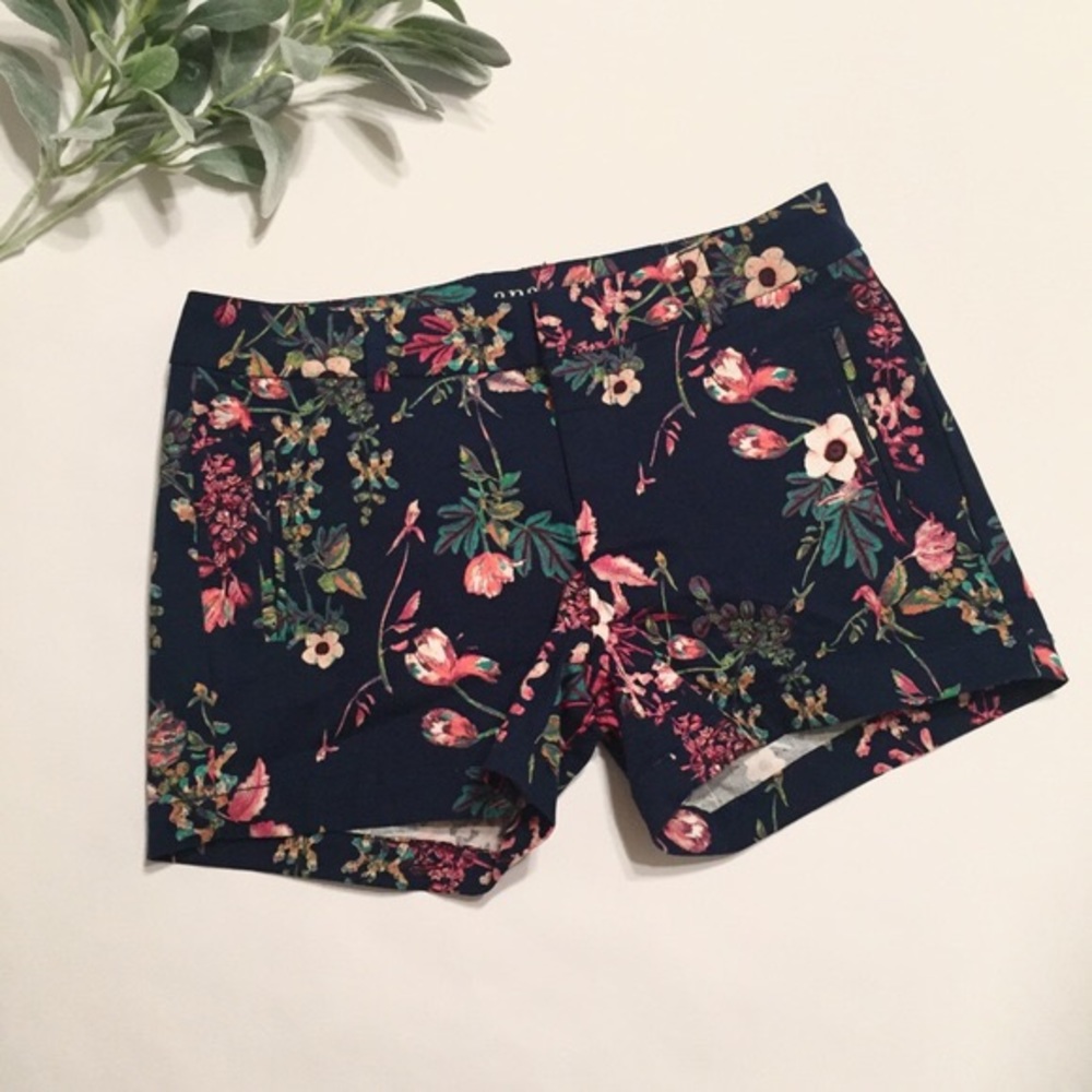Ana Floral Shorts